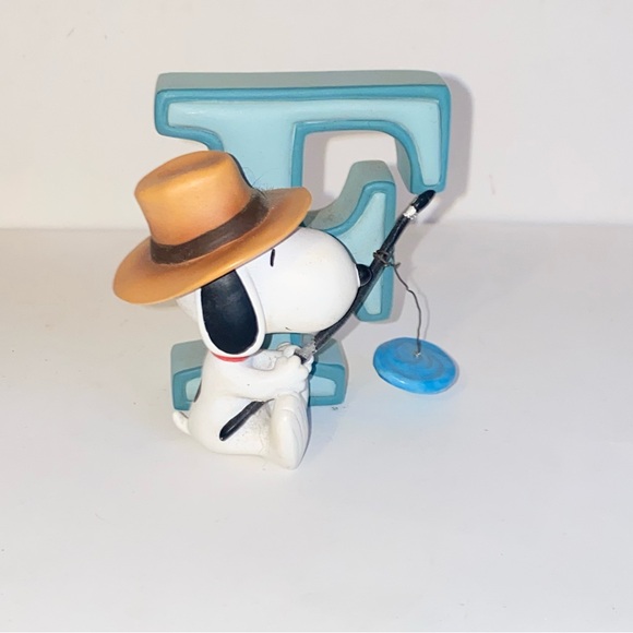 Westland Giftware Peanuts Snoopy Alphabet Letter F Snoopy Fishing - Picture 13 of 13